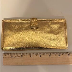 Retro Gold Textured Wallet with Decorative Clasp genuine cowhide
